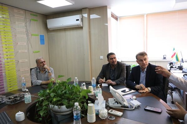 نشست مشترک مدیرکل راه و شهرسازی خراسان شمالی و شهردار اسفراین با معاون شرکت بازآفرینی شهری ایران برگزار شد