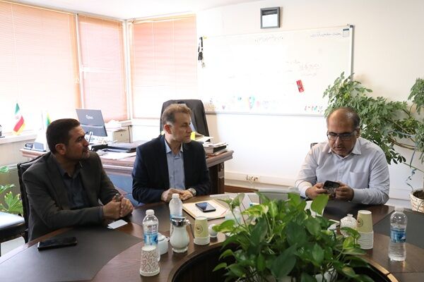 نشست مشترک مدیرکل راه و شهرسازی خراسان شمالی و شهردار اسفراین با معاون شرکت بازآفرینی شهری ایران برگزار شد