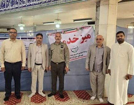ببینید| برپایی میز خدمت اداره کل راه وشهرسازی در مصلی نماز جمعه شهرستان دشت آزادگان