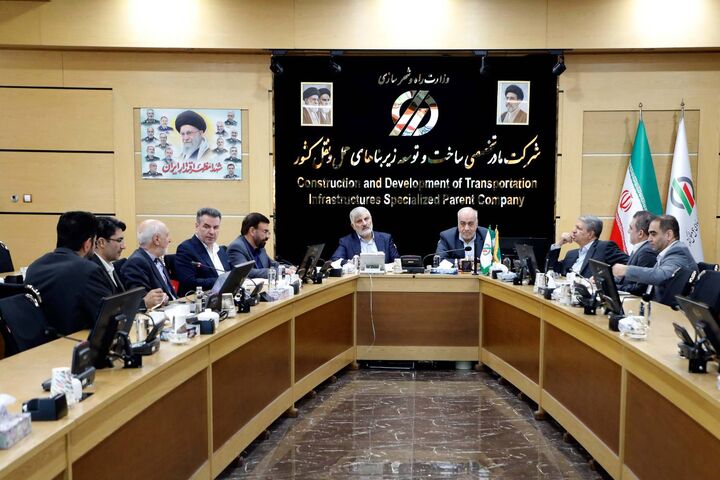 آغاز مذاکرات برای احداث ۲۰۰ کیلومتر دیگر از آزادراه حرم تا حرم