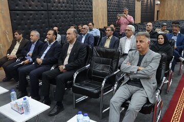 ببینید | جلسه بررسی آخرین وضعیت پروژه‌های عمرانی و نهضت ملی مسکن در جریان سفر مسئولان استانی به شهرستان فریمان خراسان رضوی