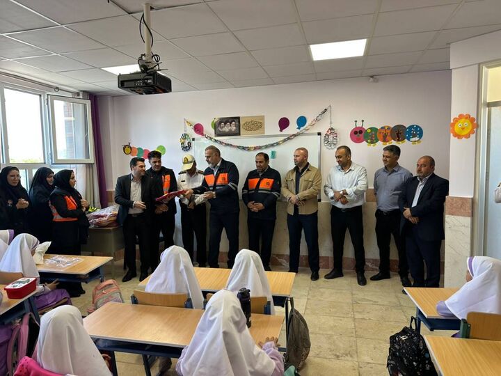 برگزاری همایش ارتقای ایمنی دانش‌آموزان مدارس حاشیه راه ها در روستای کردان البرز