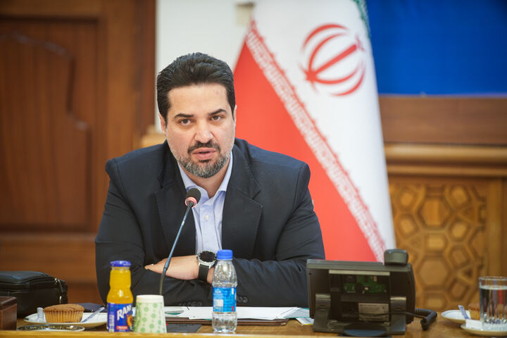 ببینید| نشست وزیر راه و شهرسازی با مدیران عامل شرکت‌های هواپیمایی