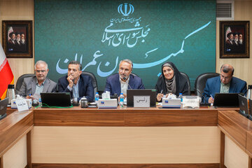 ببینید| بررسی مسائل حمل‌ و نقل در نشست وزیر راه و شهرسازی و کمیسیون عمران مجلس شورای اسلامی