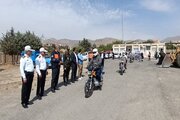 ببینید|همایش ارتقای ایمنی راکبین موتورسوار و اهدای کلاه ایمنی به موتورسواران به همت اداره ایمنی و ترافیک اداره کل راهداری و حمل و نقل جاده‌ای استان البرز در روستای  شلمزار ساوجبلاغ