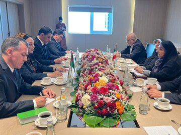 دیدار وزیر راه و شهرسازی ایران با رئیس مجلس ترکمنستان
