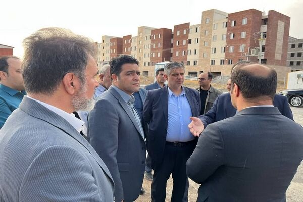 ببینید |بازدید استاندار مرکزی از پروژه ۵۱۲ واحدی نهضت ملی مسکن خمین