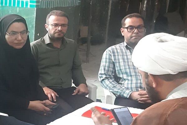 ببینید| برپایی میز خدمت اداره کل راه وشهرسازی در مصلی نماز جمعه شهرستان اهواز