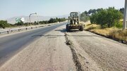 ببینید | اجرای عملیات شانه‌سازی و رفع اختلاف سطح در محور کورانه توسط راهداران شهرستان قزوین در استان قزوین