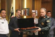 ببينيد | ديدار مديركل راهداري و حمل‌ونقل جاده‌اي استان اصفهان با فرمانده انتظامي استان به مناسبت هفته فراجا