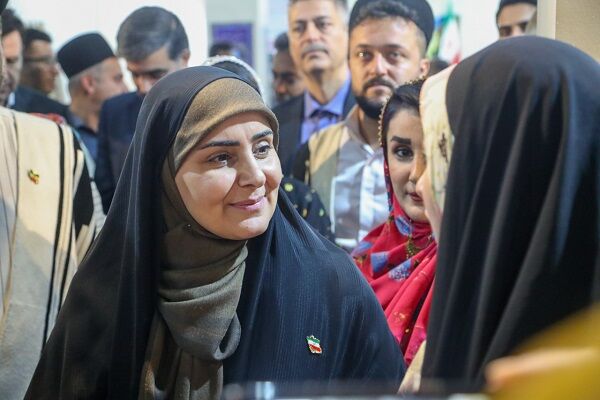 ببینید | بازدید وزیر راه و شهرسازی از ششمین نمایشگاه توانمندی‌های روستایی و عشایری