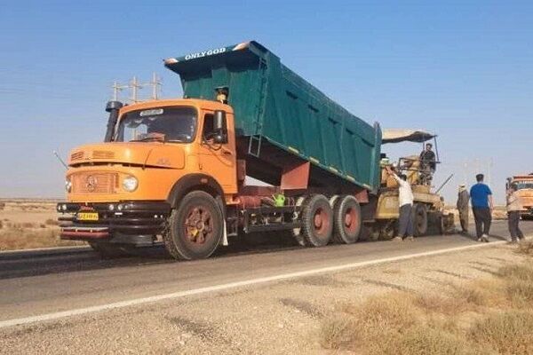 آغاز آسفالت ۹ کیلومتر از محورهای مواصلاتی شهرستان گناوه در استان بوشهر