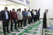 ببینید| اقامه نماز جماعت به امامت آیت‌الله محسن حیدری نماینده مردم خوزستان در مجلس خبرگان در اداره کل راه و شهرسازی خوزستان