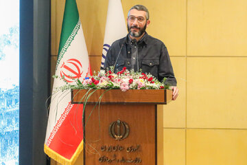 بررسی پیامدهای جنگ بر مسکن و زیرساخت‌های شهری در کتاب «شهر در برابر تهاجم»