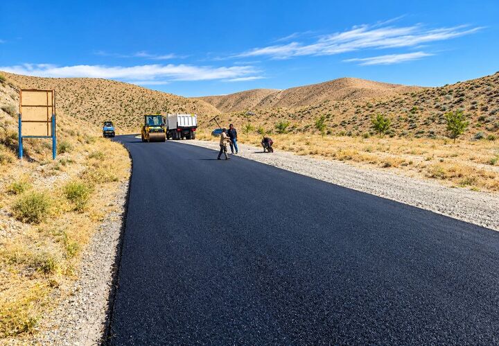 انجام روکش آسفالت 10 کیلومتر از محورهای روستایی در شرق استان تهران