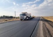 ببینید | اجرای عملیات بهسازی و روکش آسفالت محور شهربابک_انار (قطعه ۶) استان کرمان