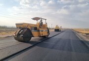 ببینید | اجرای عملیات بهسازی و روکش آسفالت محور شهربابک_انار (قطعه ۶) استان کرمان