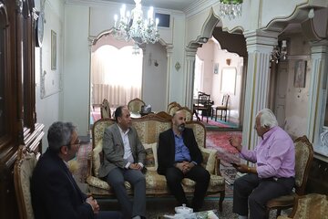 دیدار سرپرست اداره کل راه و شهرسازی استان البرز با خانواده‌های معظم شهدا؛ تجلیل از ایثارگری و پاسداشت فرهنگ شهادت