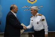 گزارش تصویری //تجلیل مدیرکل راهداری و حمل و نقل جاده ای آذربایجان غربی از فرمانده پلیس راه استان به مناسبت هفته نیروی انتظامی