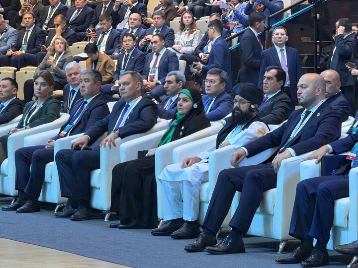 ببینید |حضور وزیر راه و شهرسازی درمراسم افتتاحیه هشتمین همایش تجاری حمل و نقل بین المللی راه ابریشم جدید در قزاقستان