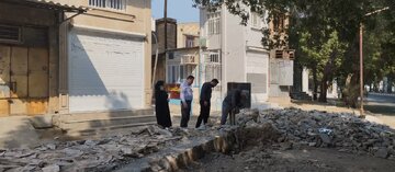 ببینید| بازدید معاون مسکن و ساختمان اداره کل راه و شهرسازی خوزستان به همراه روسای ادارات بازآفرینی شهری و خرمشهر از پروژه مشارکتی بهسازی بازار سیف و صفا در خرمشهر