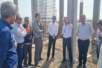 ویدیو| بازدید احمد جمشیدی مدیرکل دفتر امور فنی و مهندسی ساختمان سازمان راهداری و حمل‌ونقل جاده‌ای، به همراه عطاءالله منوچهری مدیرکل راهداری و حمل و نقل جاده ای جنوب کرمان از راهدارخانه ها و پروژه های جنوب کرمان