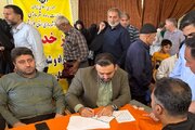 ببینید| برپایی میز خدمت اداره راه وشهرسازی در مصلی نماز جمعه شهرستان دزفول و پاسخگویی و رسیدگی به مشکلات شهروندان