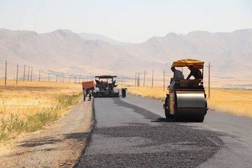 بهسازی محورهای روستایی و رفع معضل‌ های جاده‌ای در نیشابور و میان‌جلگه