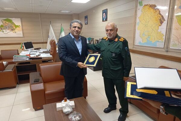 قدردانی فرمانده منطقه سوم نیروی دریایی سپاه از اقدامات اداره کل راه و شهرسازی خوزستان