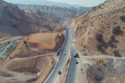 اجرای عملیات ترانشه‌برداری و کوه‌بری در محور ایلام–مهران
