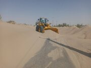 ببینید | عملیات ماسه روبی و بازگشایی محورهای مواصلاتی حوزه سیستان بر اثر طوفان های شن و ماسه جهت تردد ایمن کاربران جاده ای توسط راهداران سیستان و بلوچستان