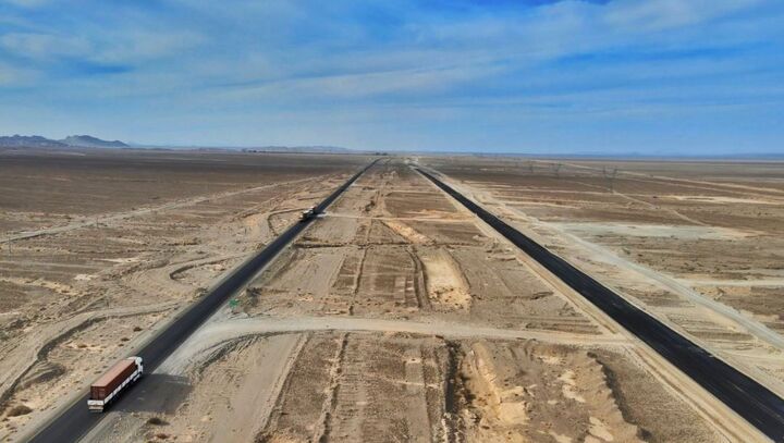 افتتاح ۶۰ کیلومتر بزرگراه در محور زاهدان- خاش همزمان با دوران جنگ