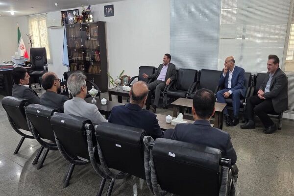 جلسه مدیرکل دفتر حقوقی وزارت خانه با دادستان هرمزگان 2