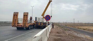 ببینید| ارتقای حفاظ کناری آزادراه قزوین–زنجان در محدوده خروجی کورانه به نیوجرسی مفصلی توسط راهداران شهرستان قزوین