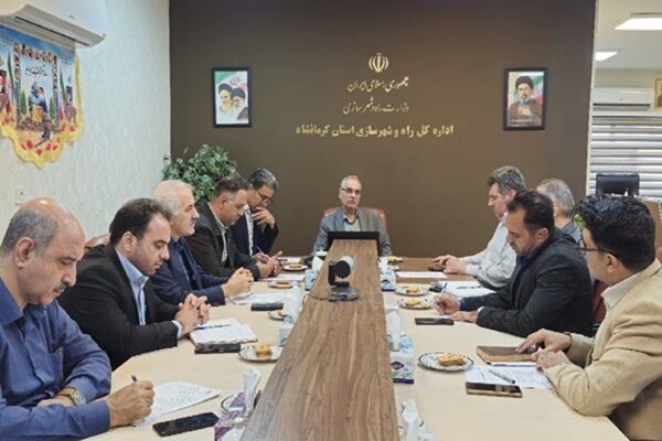 برگزاری نشست کمیته بحران اداره کل راه و شهرسازی استان کرمانشاه